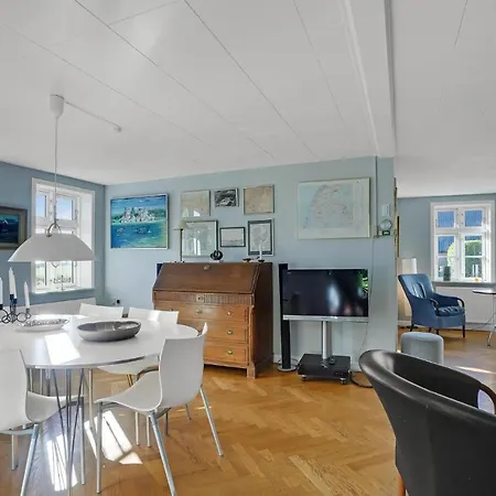 5 Bedroom Awesome In Сasa de vacaciones