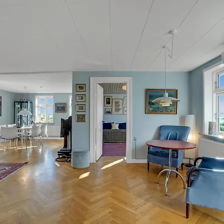 5 Bedroom Awesome In בית נופש