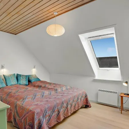 5 Bedroom Awesome In Сasa de vacaciones Erslev