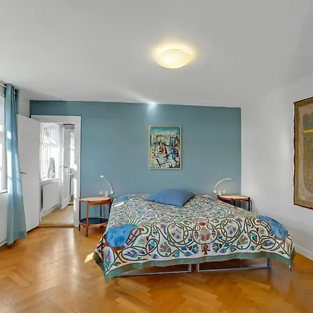 5 Bedroom Awesome In Сasa de vacaciones Erslev