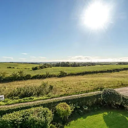 Сasa de vacaciones 5 Bedroom Awesome In