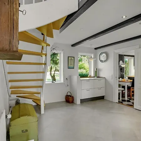 5 Bedroom Awesome In Сasa de vacaciones *