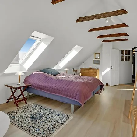 בית נופש 5 Bedroom Awesome In